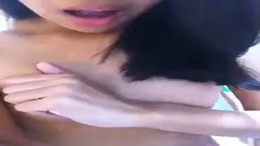 Bokep SMA Aksi Teman Tapi Crot Pamer Tubuh WA Kost