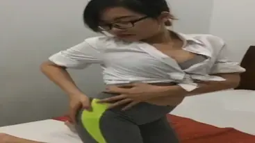 Cewek Kacamata Hot Seksi Ngentot Di Kamar Kost